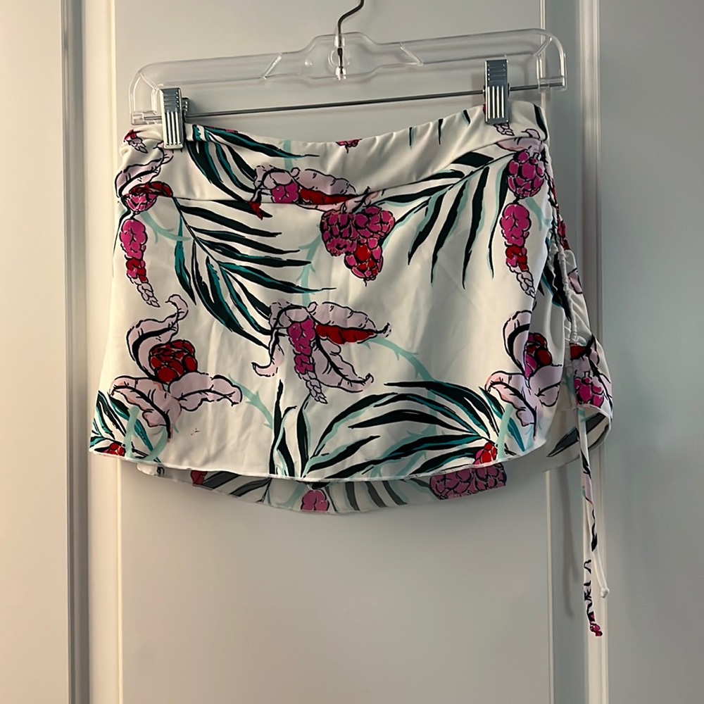 Carve Design swim skirt. Size small